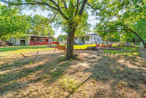 602 N Denison Street Bells TX 75414