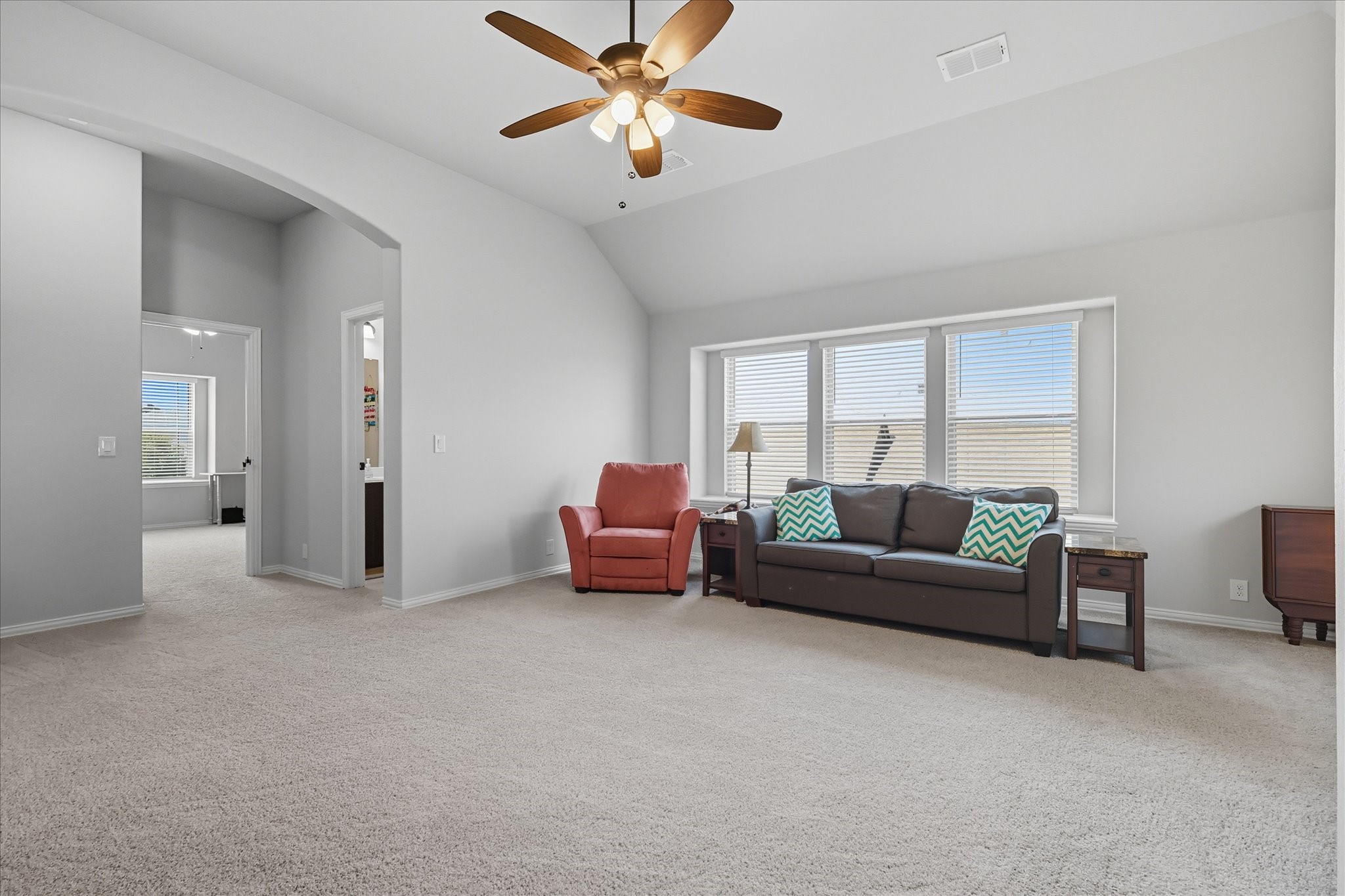 703 Oakcrest Drive Justin TX 76247