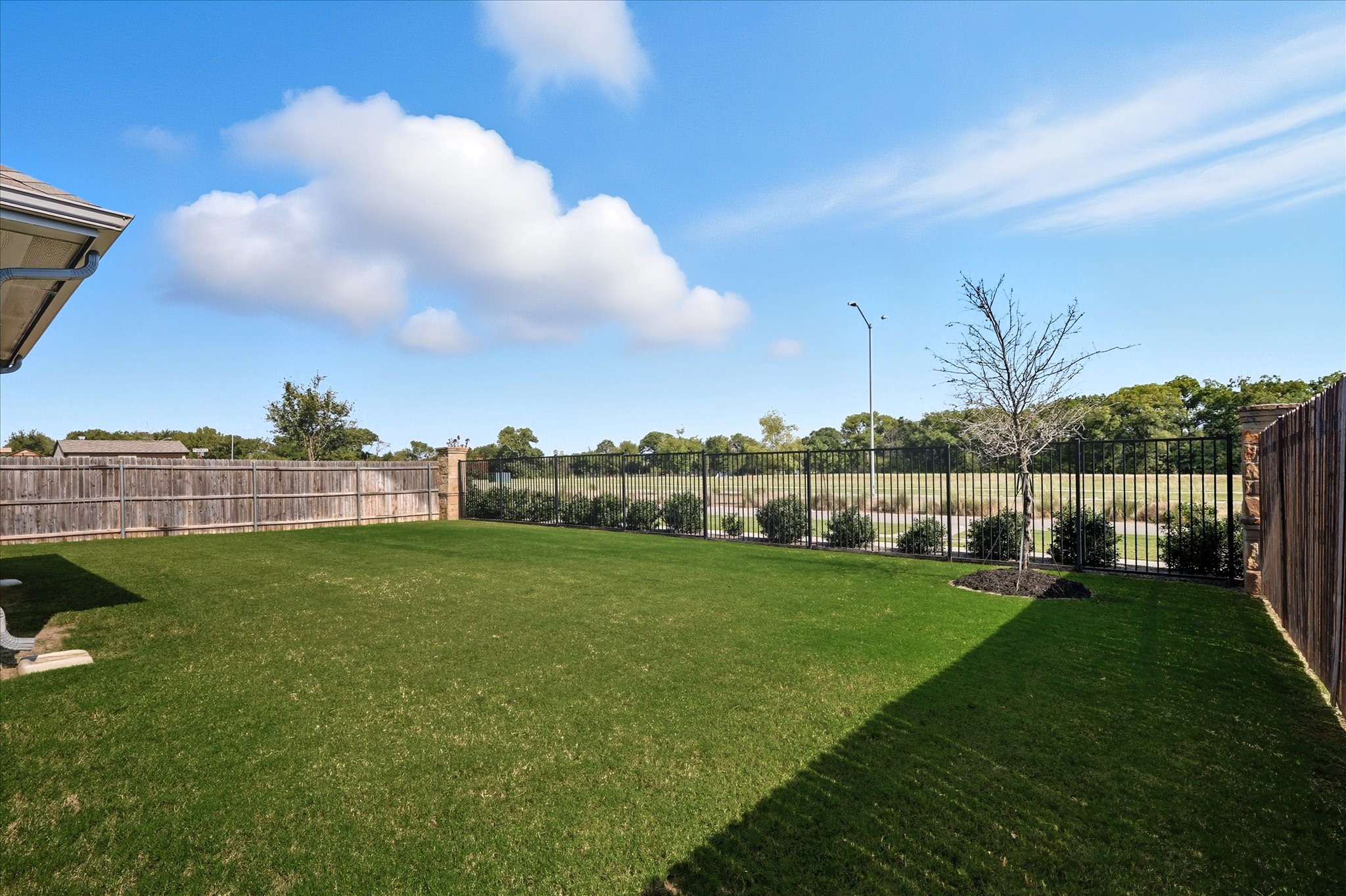 703 Oakcrest Drive Justin TX 76247
