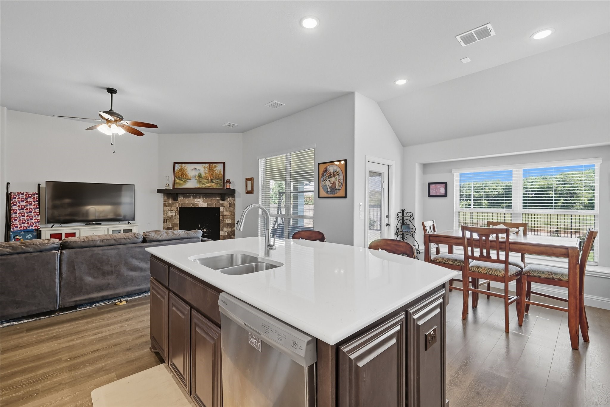 703 Oakcrest Drive Justin TX 76247