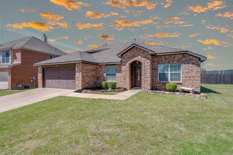 621 Roundrock Lane Fort Worth TX 76140
