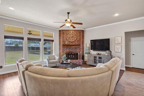 121 Heritage Place Glen Rose TX 76043