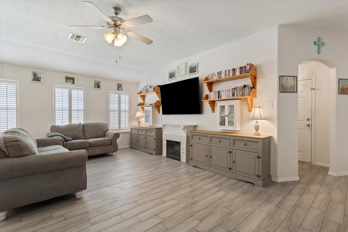 2801 Samson Drive Waco TX 76655