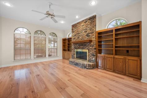 5200 Independence Avenue Arlington TX 76017