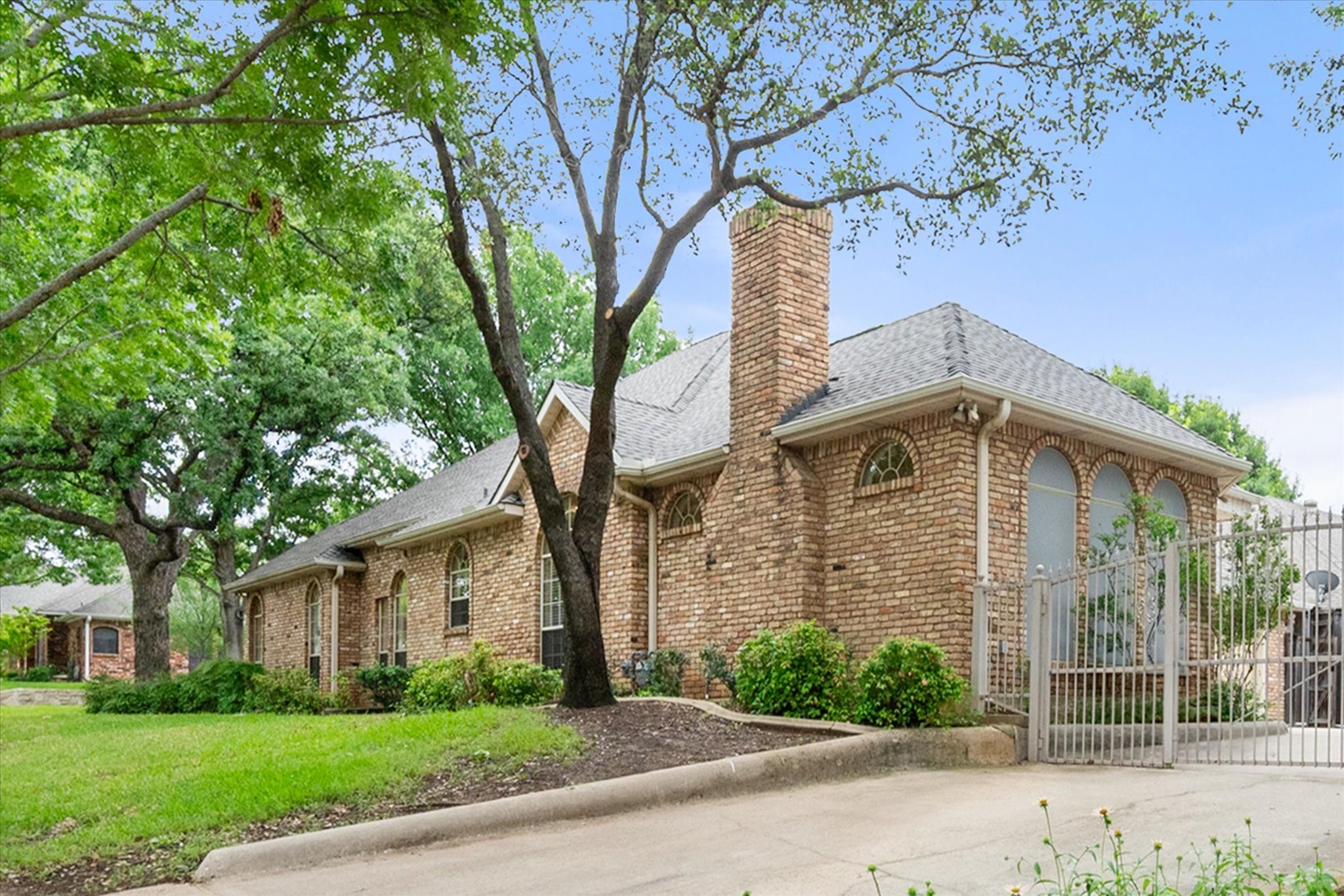 5200 Independence Avenue Arlington TX 76017