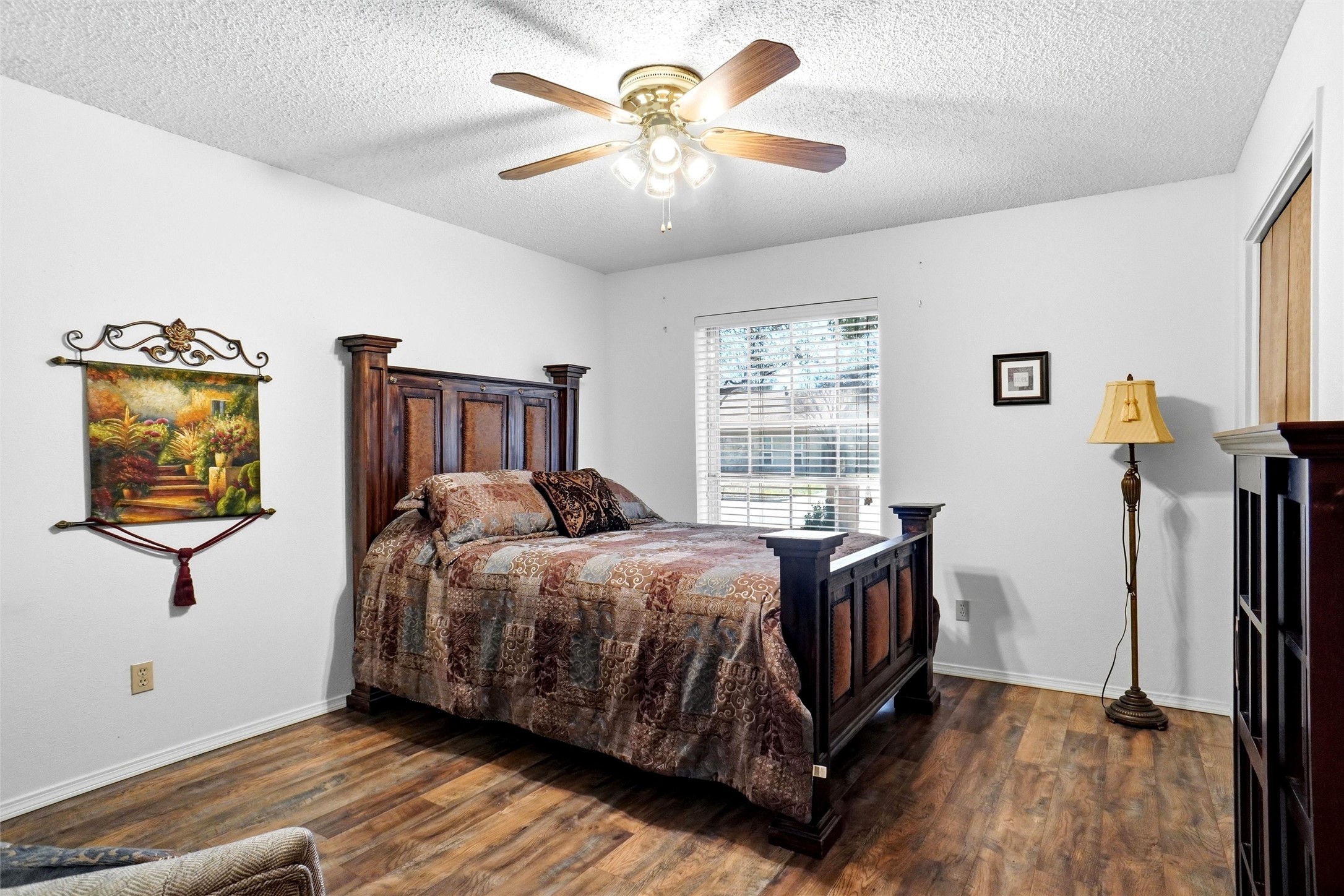 200 Hillview Drive Hurst TX 76054