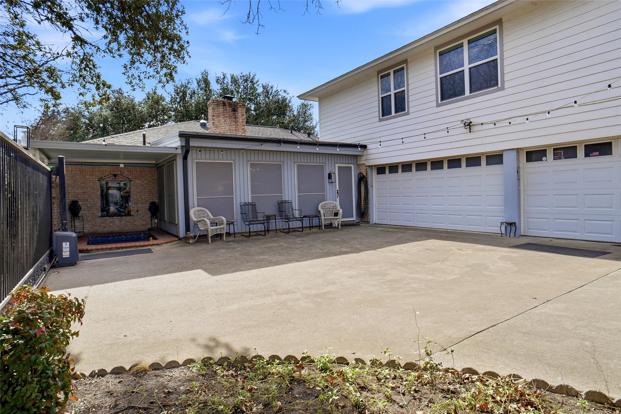 200 Hillview Drive Hurst TX 76054