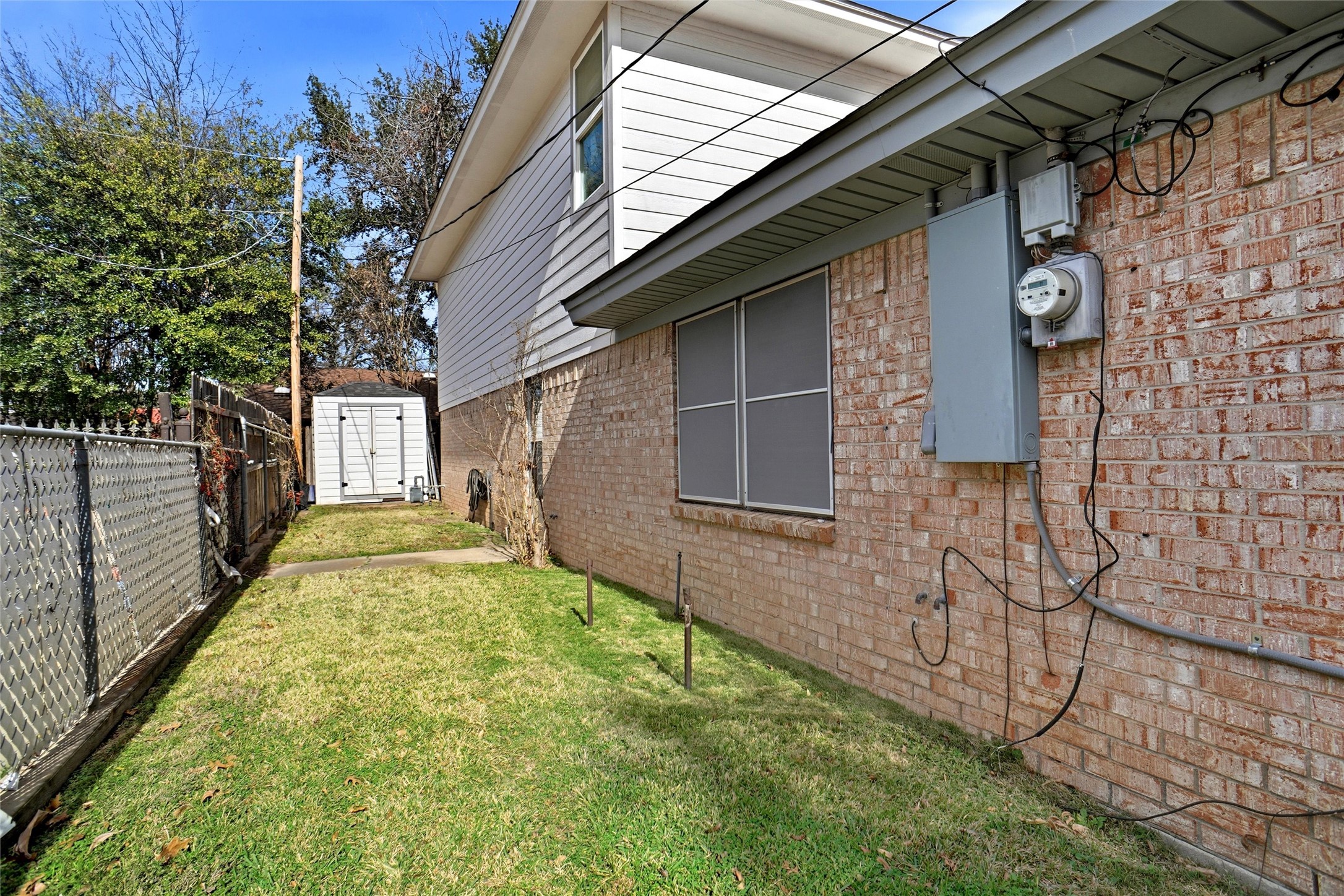200 Hillview Drive Hurst TX 76054