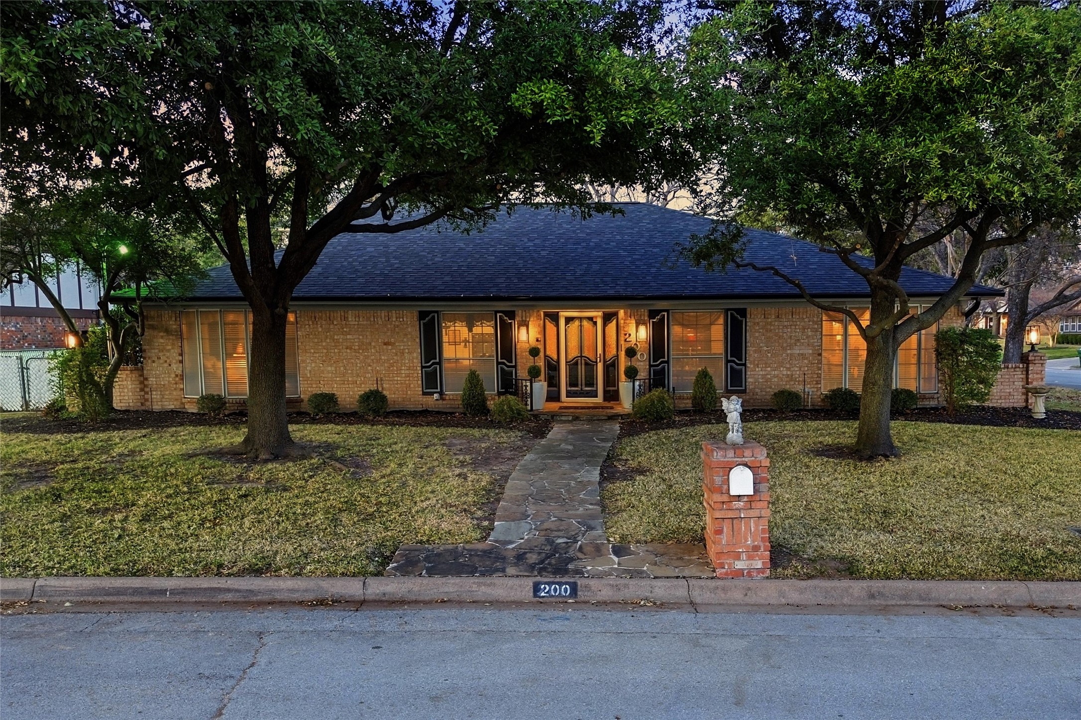 200 Hillview Drive Hurst TX 76054