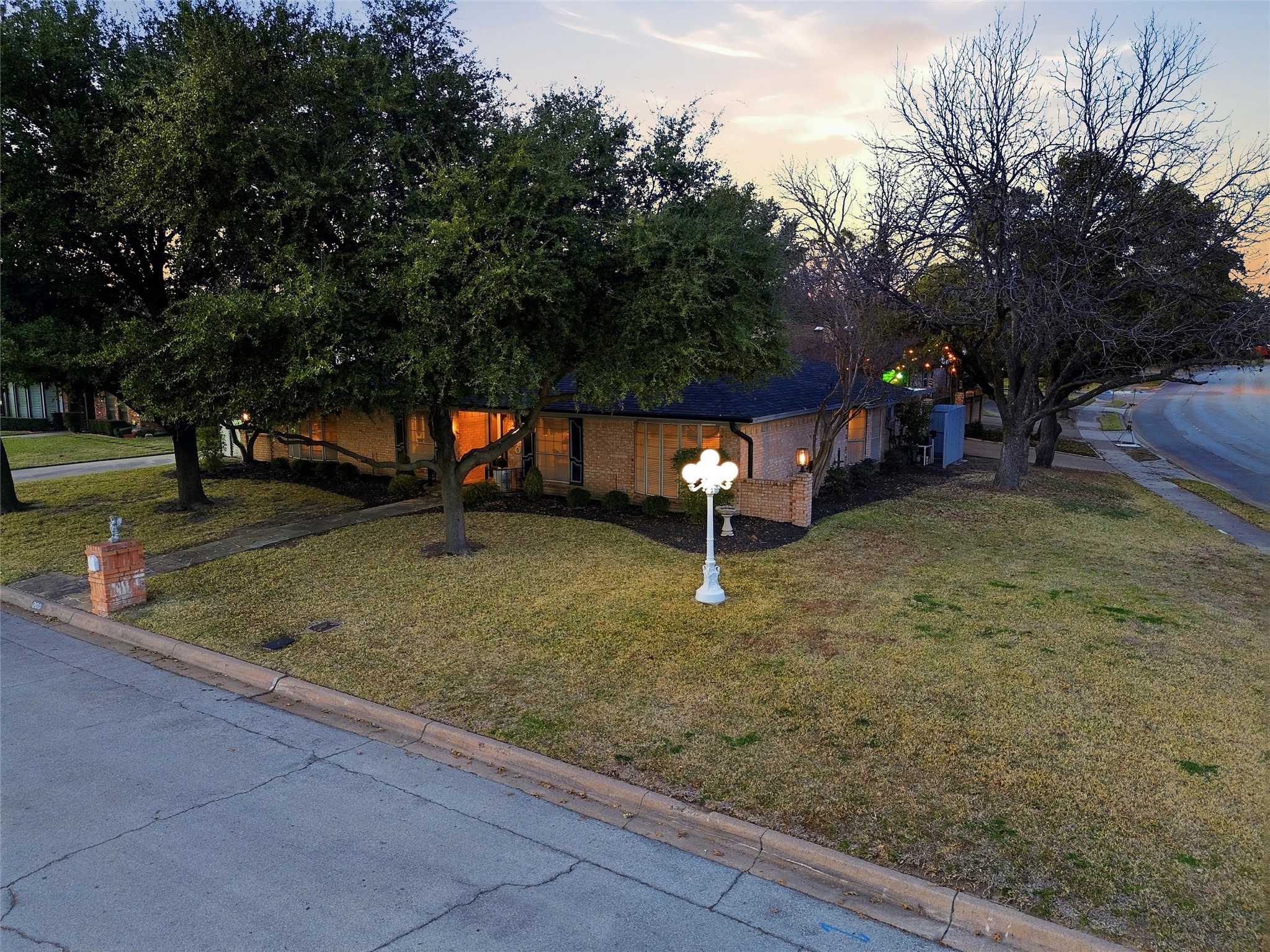 200 Hillview Drive Hurst TX 76054