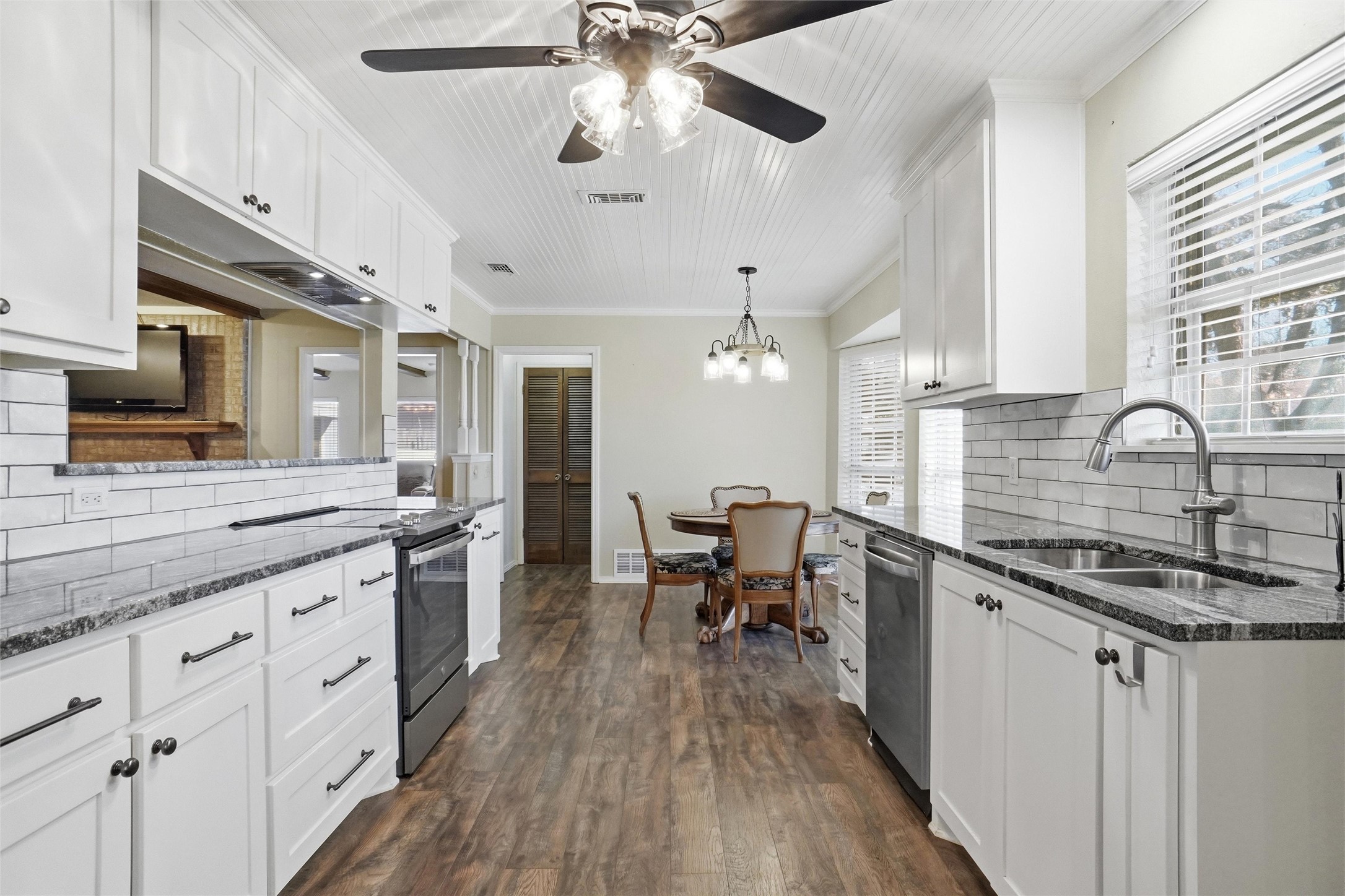 200 Hillview Drive Hurst TX 76054