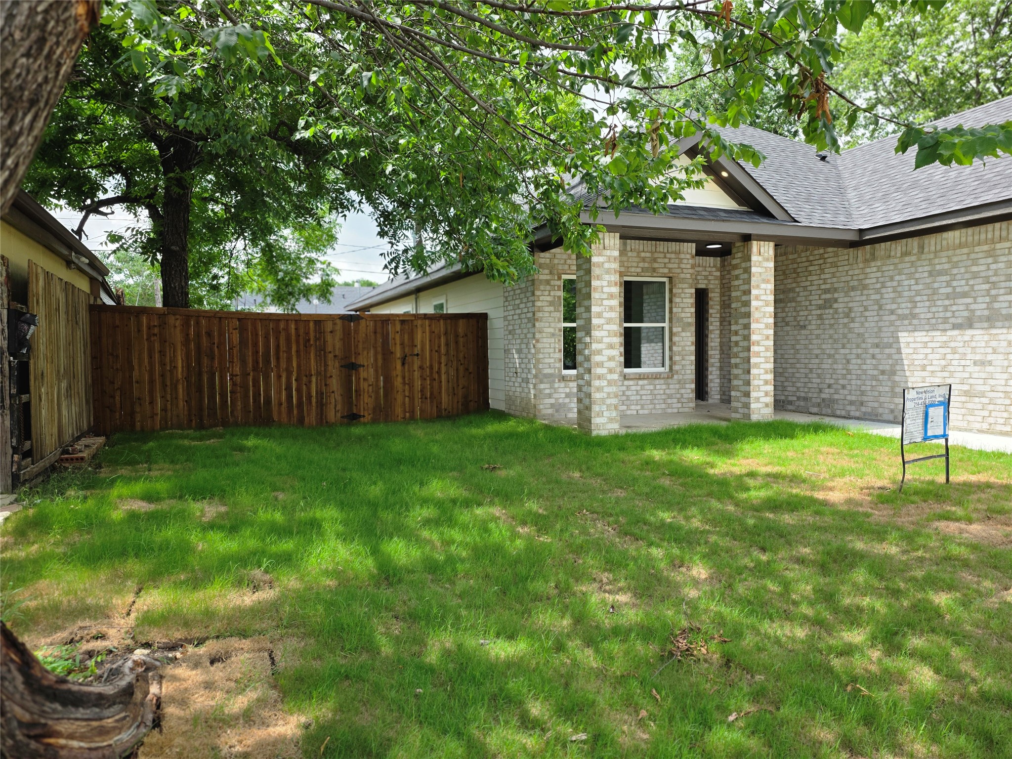 322 W Brownlee Avenue Dallas TX 75224