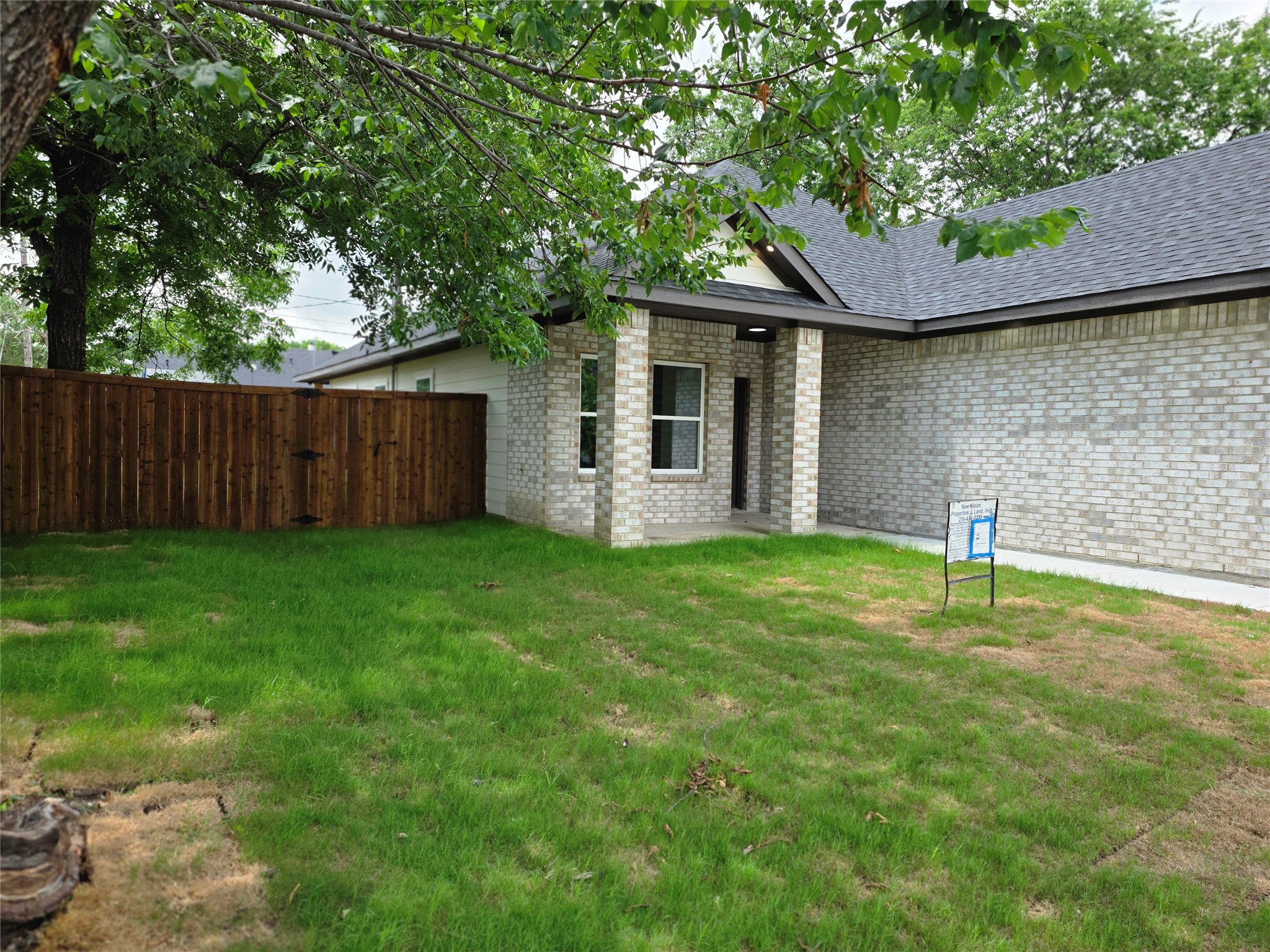 322 W Brownlee Avenue Dallas TX 75224