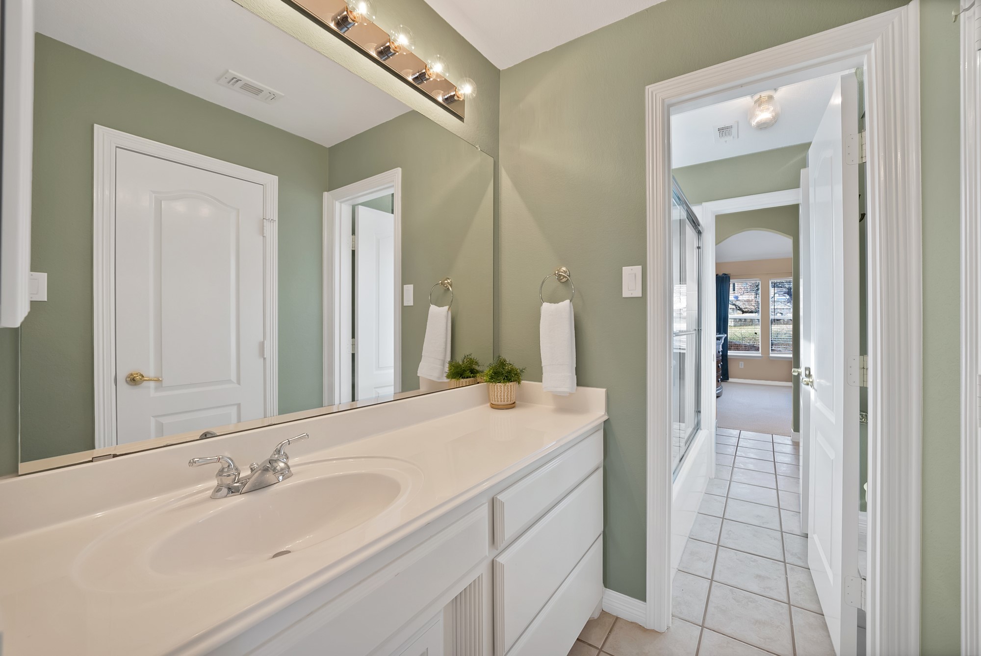 1529 Lost Trail Keller TX 76248