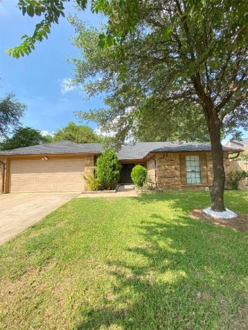 334 E Crossland Boulevard Grand Prairie TX 75052