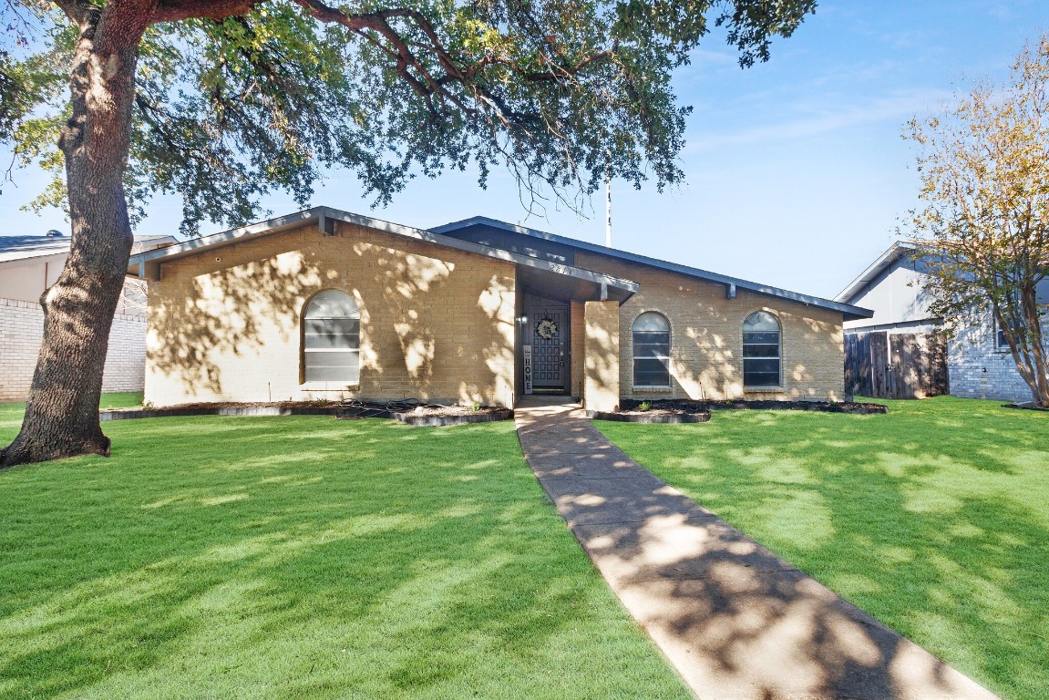 2813 Teakwood Drive Garland TX 75044