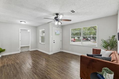1613 Dale Place Irving TX 75061