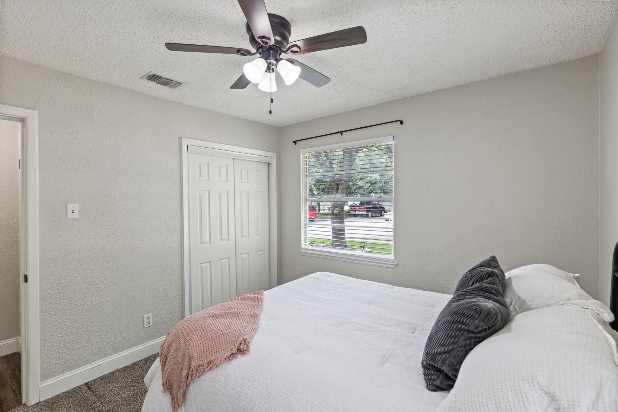 1613 Dale Place Irving TX 75061
