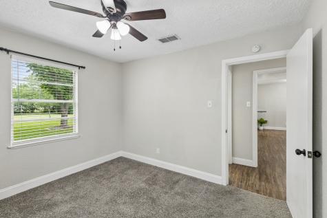 1613 Dale Place Irving TX 75061