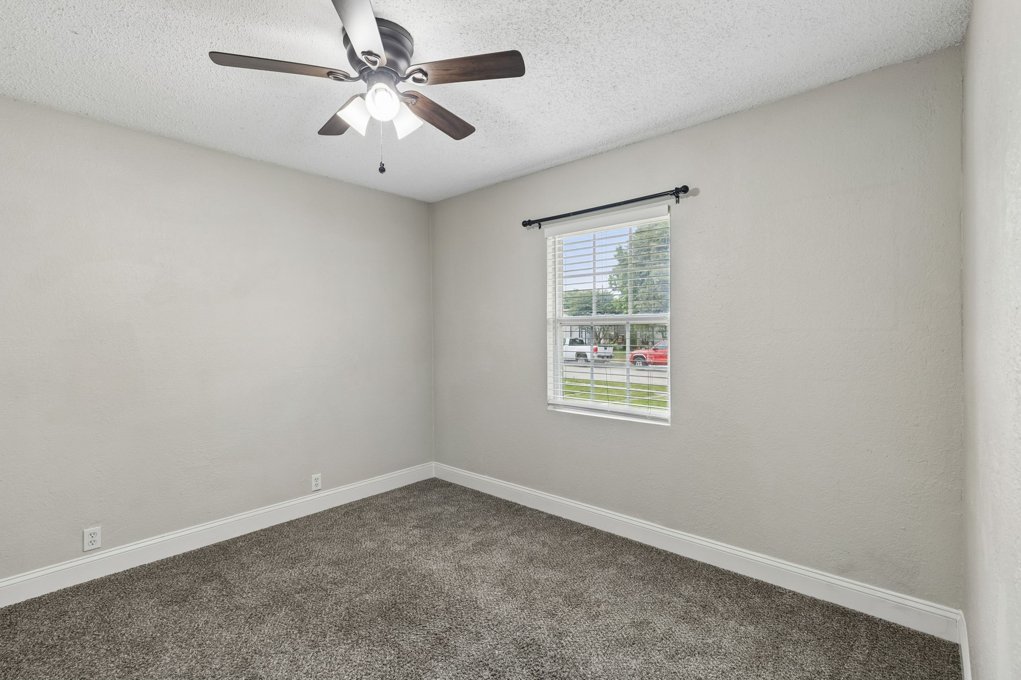 1613 Dale Place Irving TX 75061