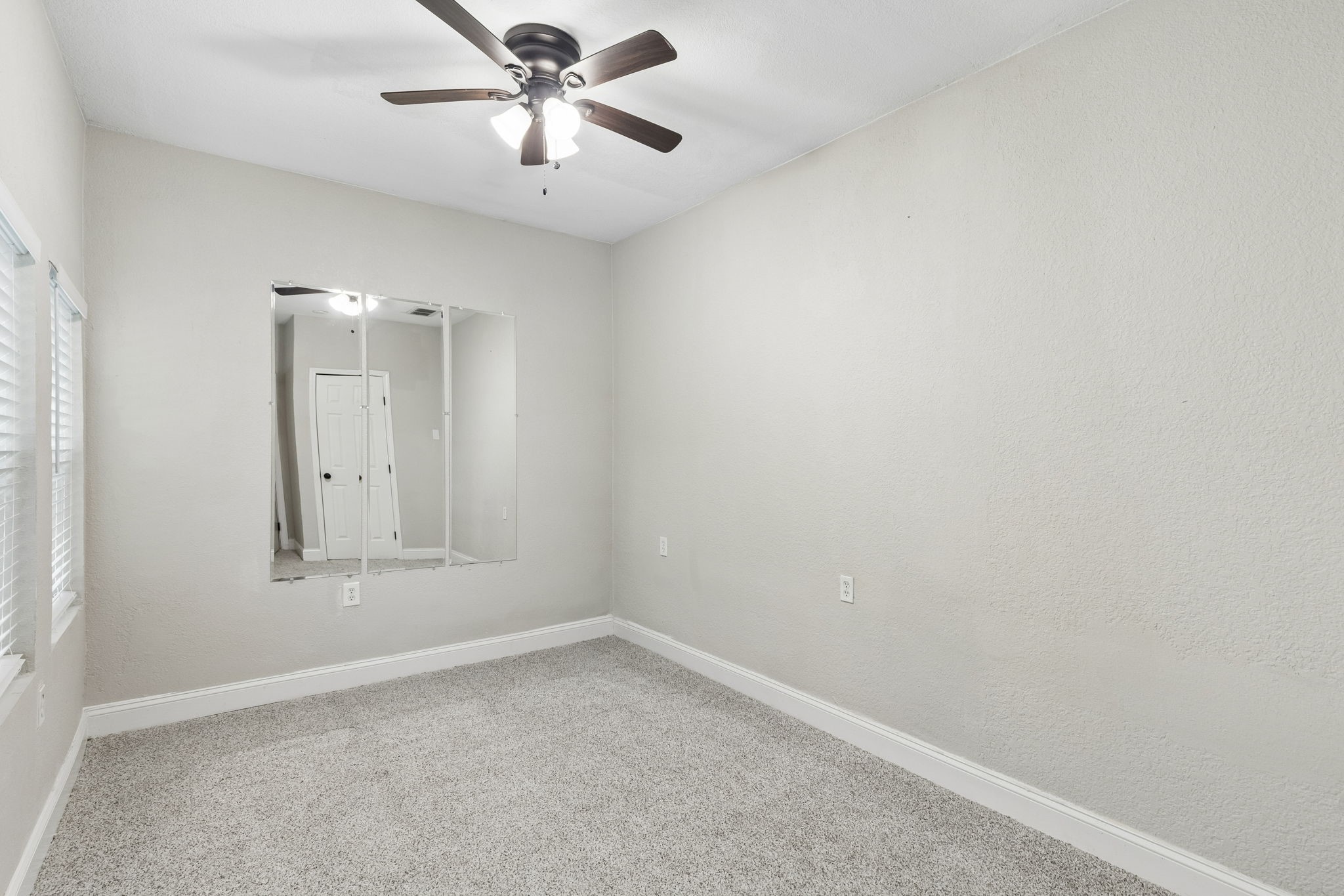 1613 Dale Place Irving TX 75061