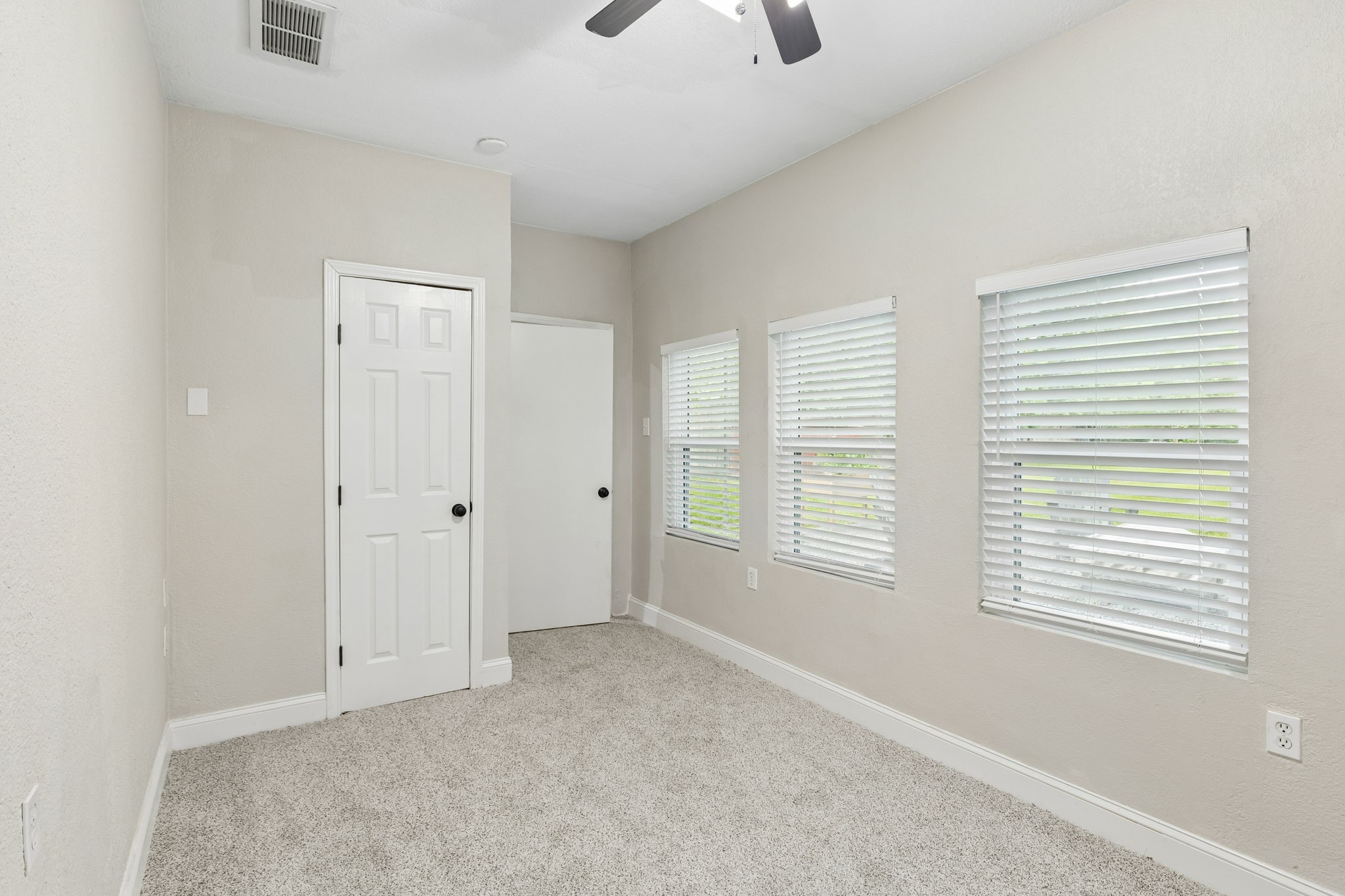 1613 Dale Place Irving TX 75061