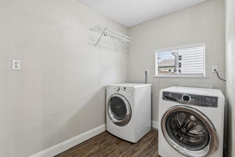 1613 Dale Place Irving TX 75061