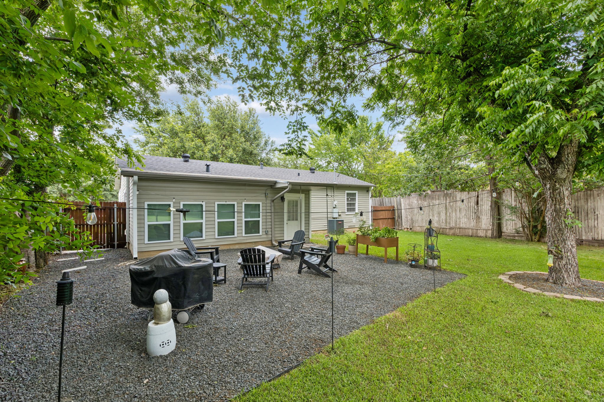 1613 Dale Place Irving TX 75061