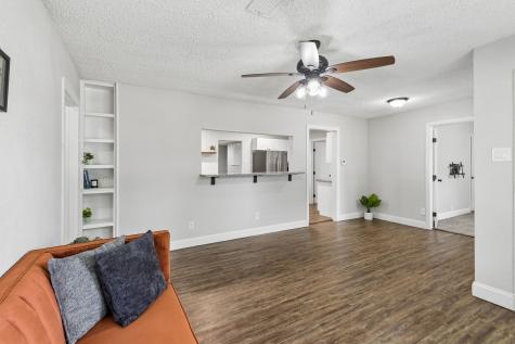 1613 Dale Place Irving TX 75061