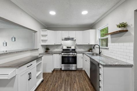 1613 Dale Place Irving TX 75061