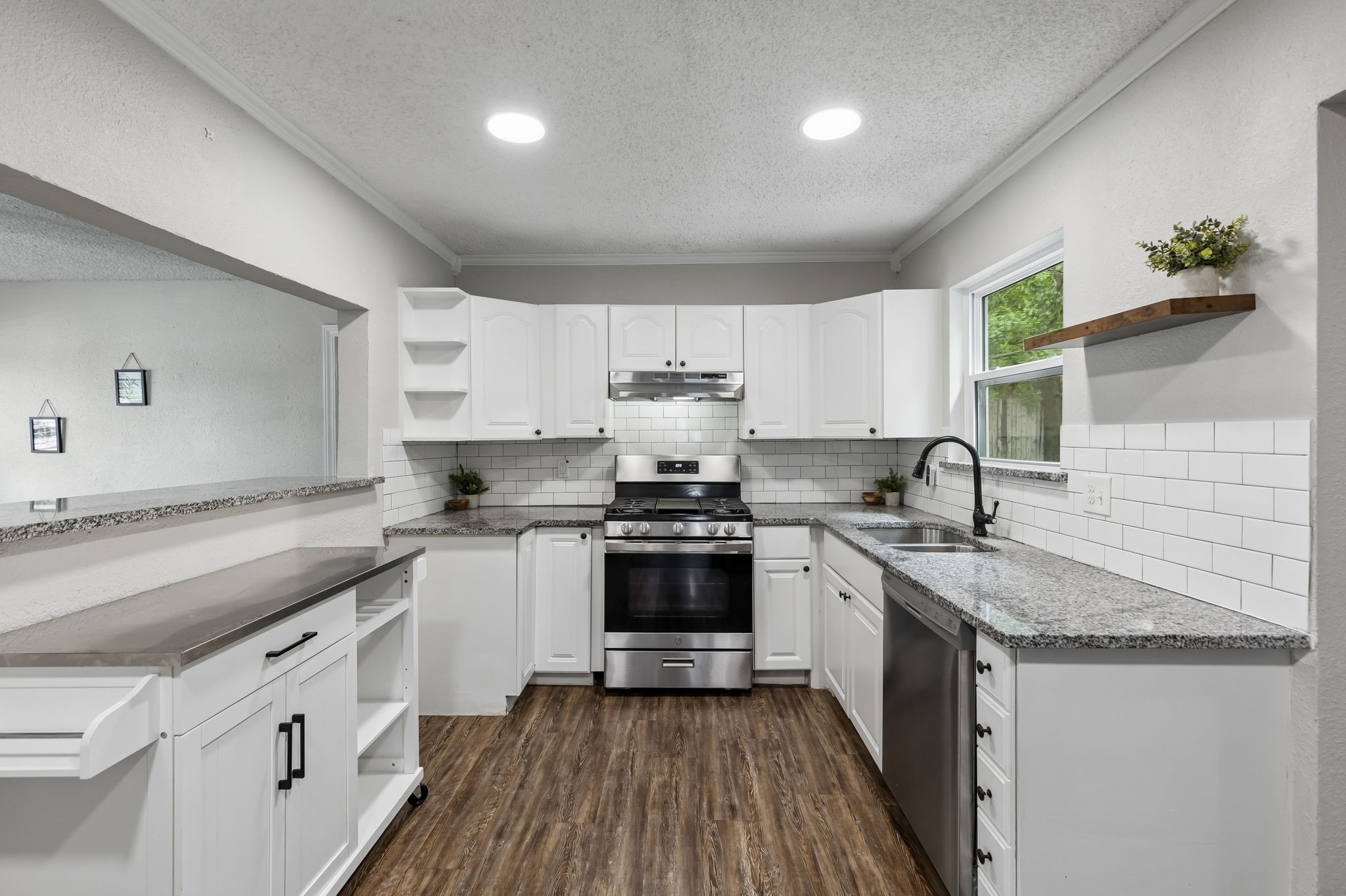 1613 Dale Place Irving TX 75061