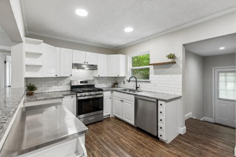 1613 Dale Place Irving TX 75061