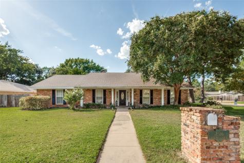 1806 Lakemont Court Arlington TX 76013