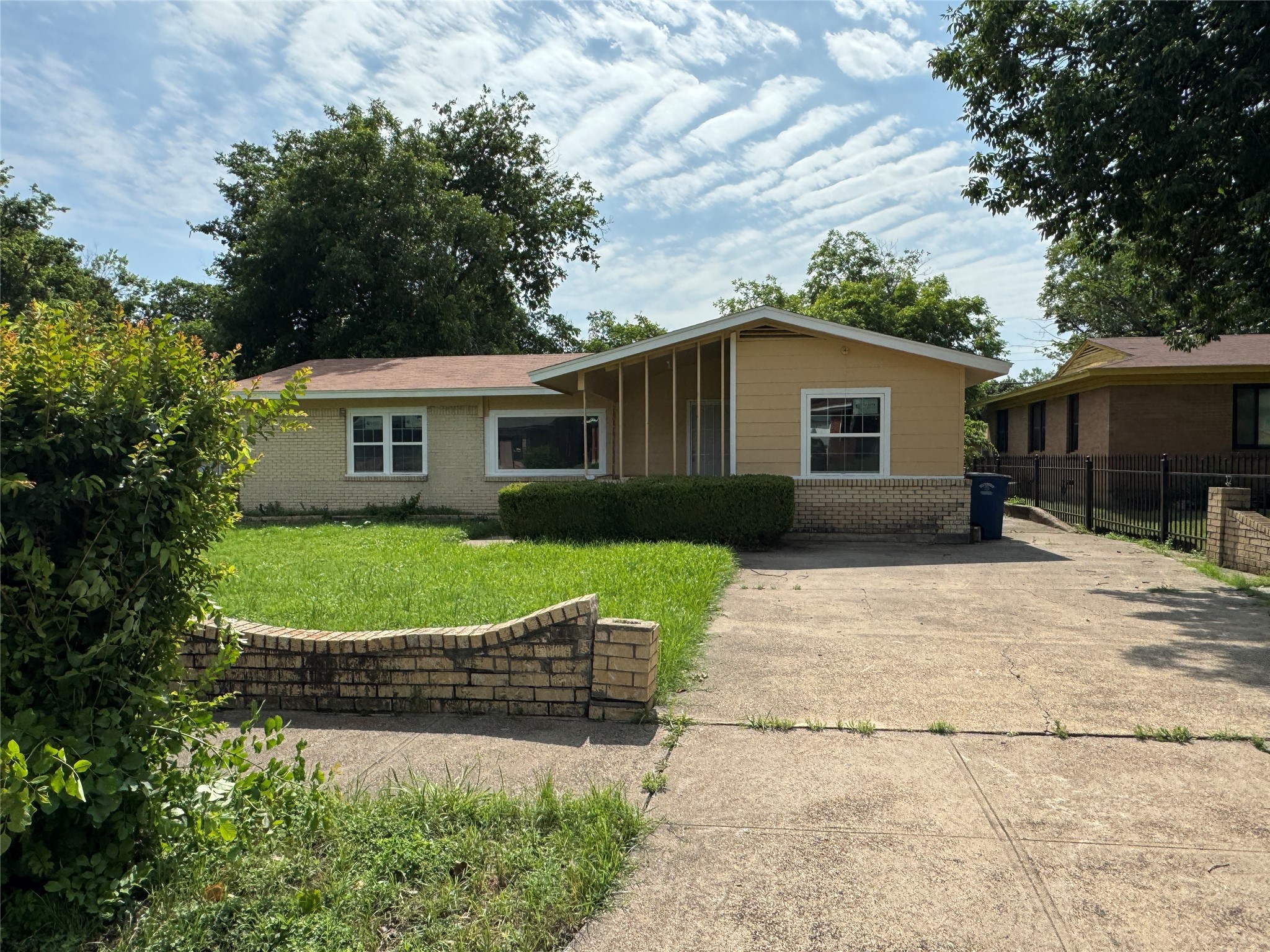 3917 Summitt Ridge Drive Dallas TX 75216