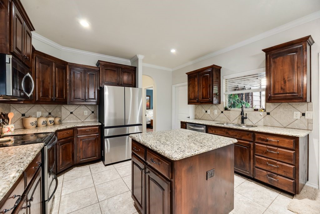 11021 Erinmoor Trail Fort Worth TX 76052