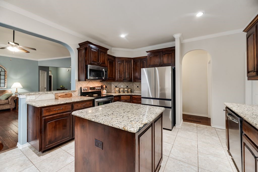 11021 Erinmoor Trail Fort Worth TX 76052