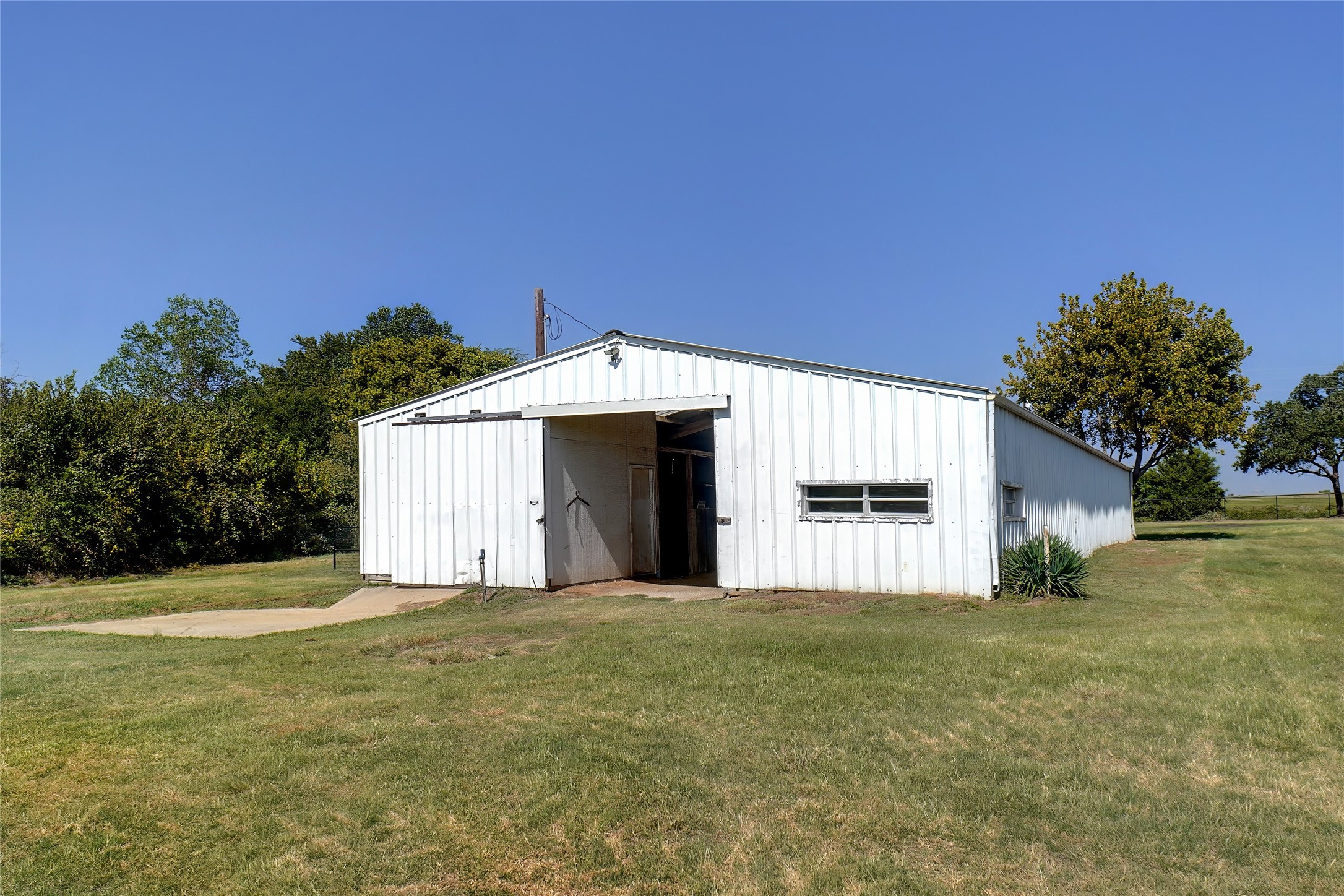 293 County Road 1111 Decatur TX 76234