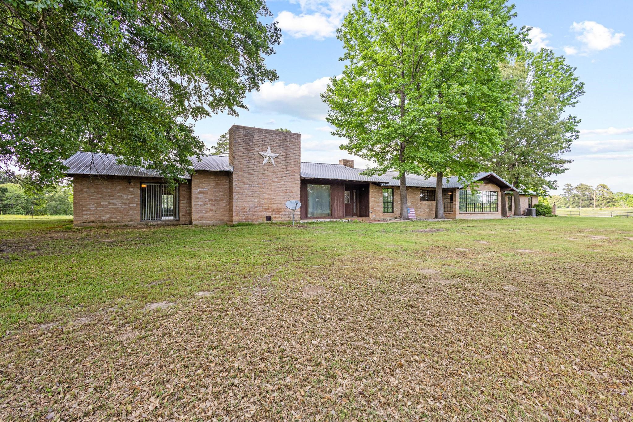 1203 County Road 3100 Clarksville TX 75426