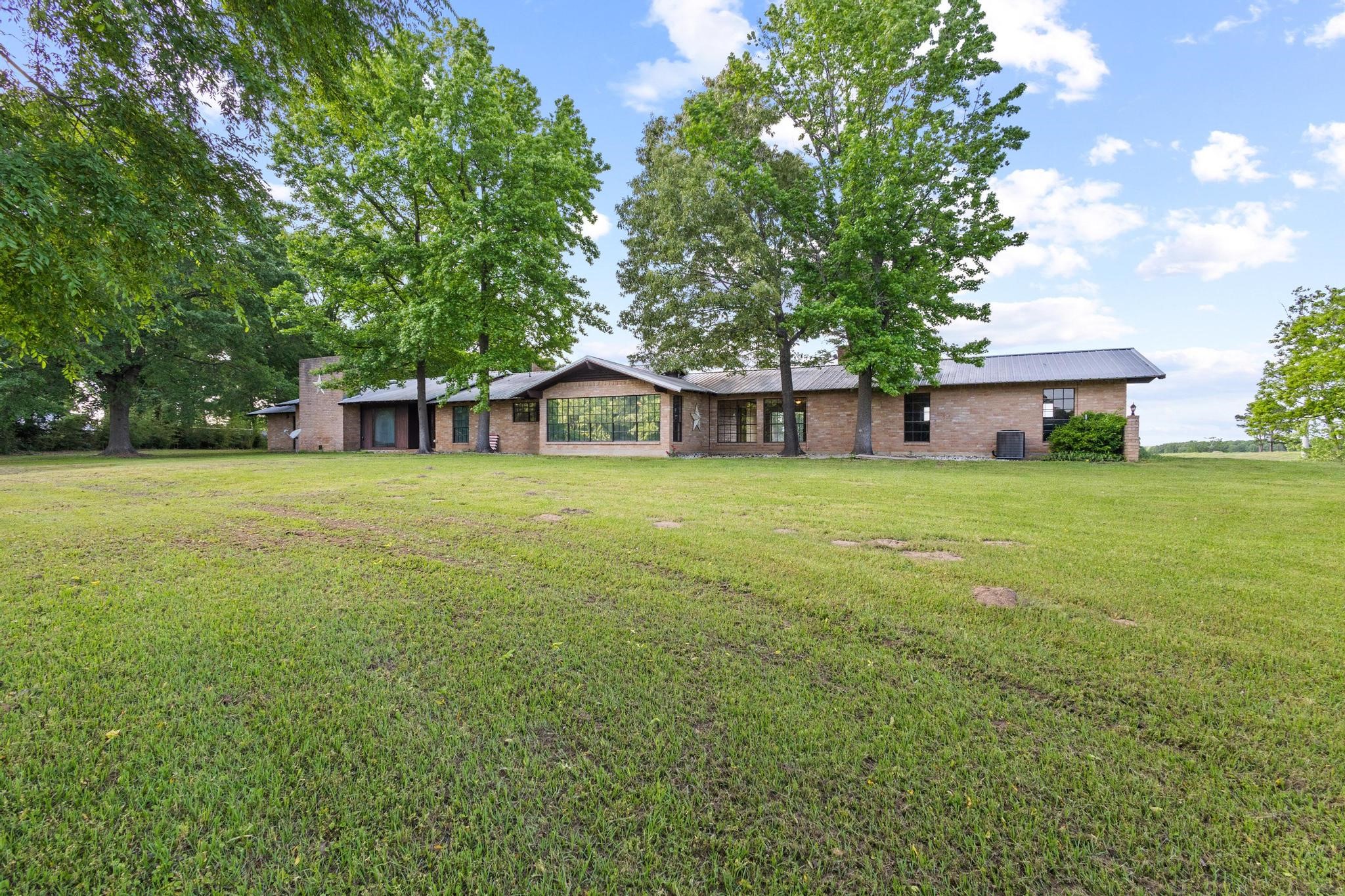 1203 County Road 3100 Clarksville TX 75426