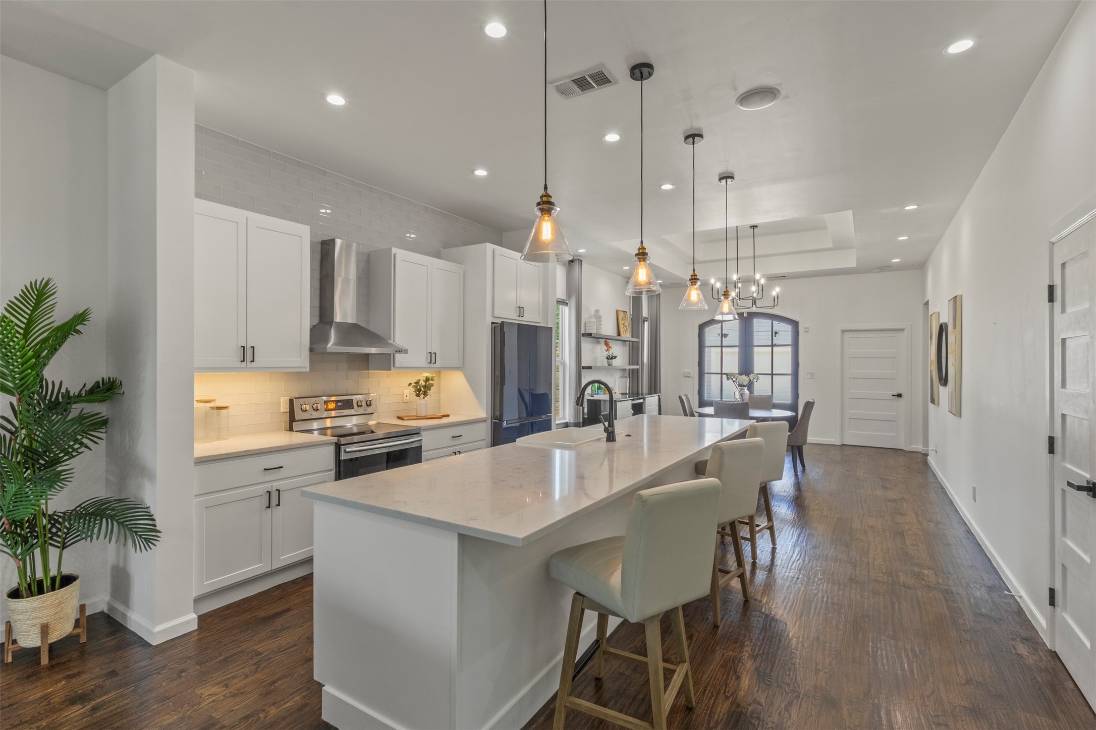 2534 Gladstone Drive Dallas TX 75211