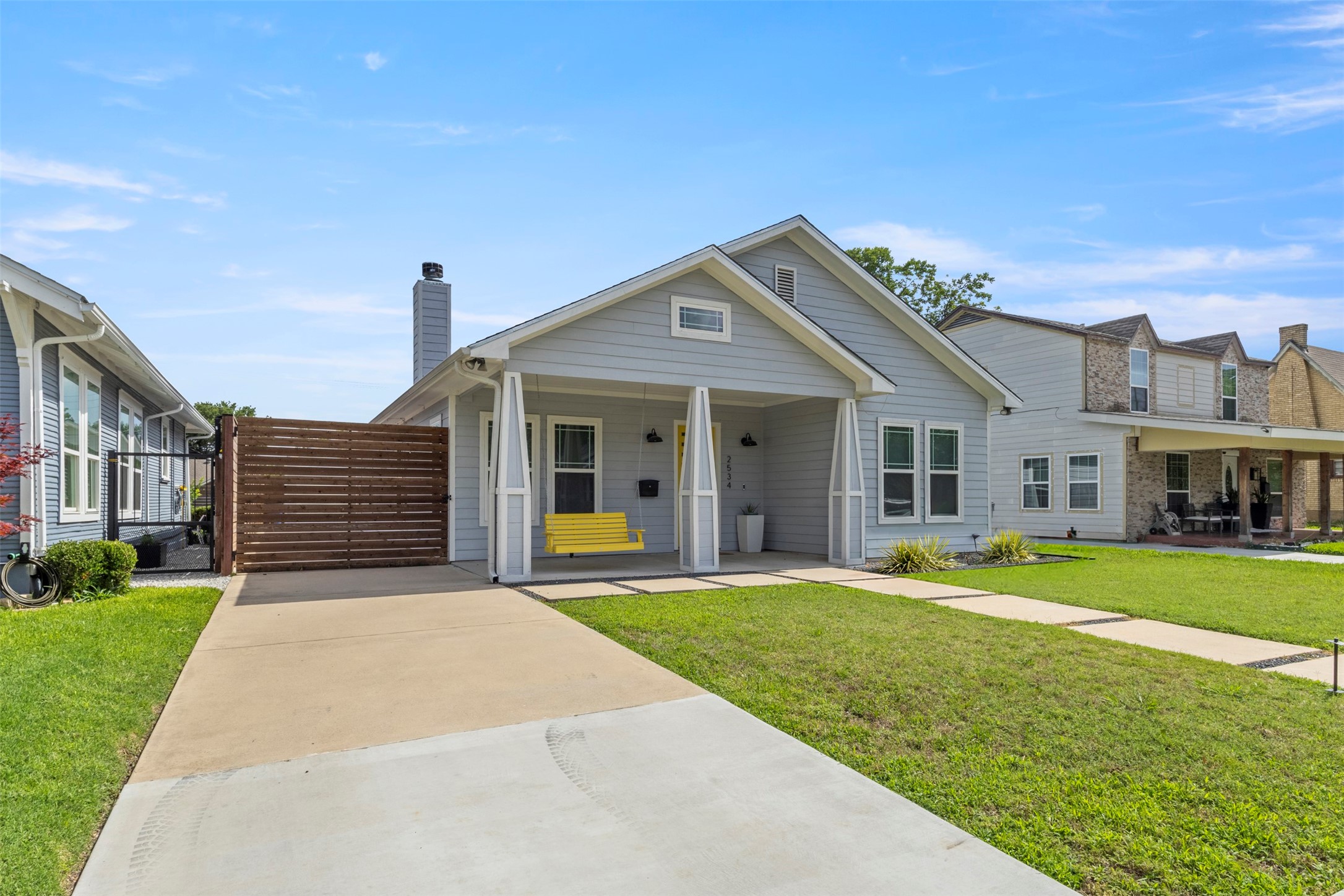 2534 Gladstone Drive Dallas TX 75211