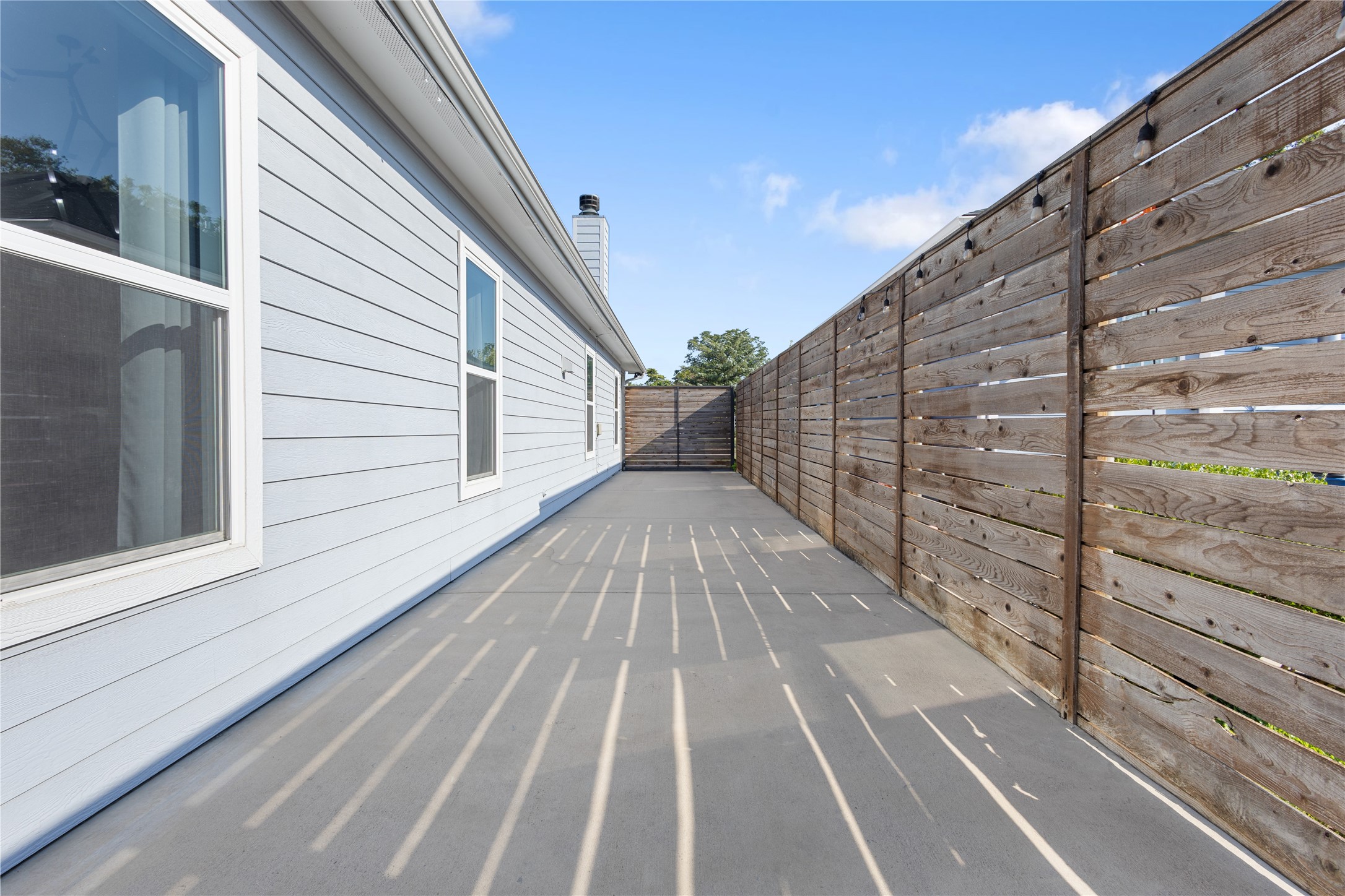 2534 Gladstone Drive Dallas TX 75211