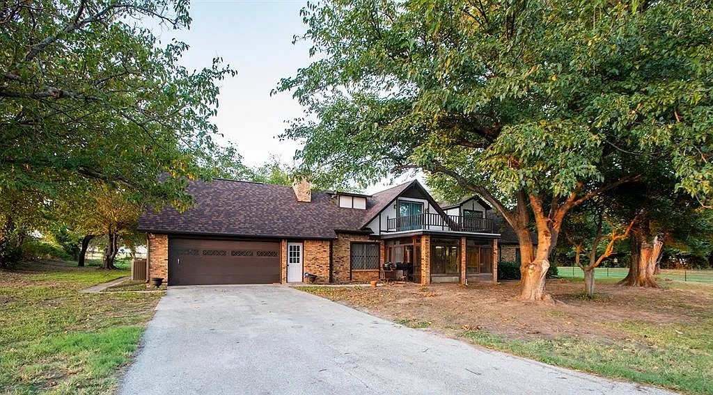 171 County Road 1160 Decatur TX 76234