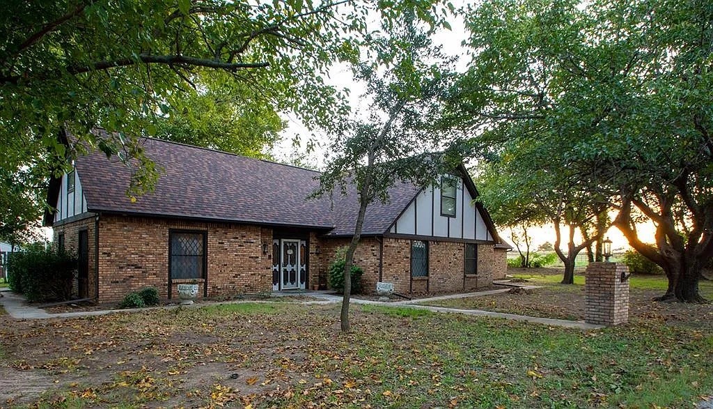 171 County Road 1160 Decatur TX 76234