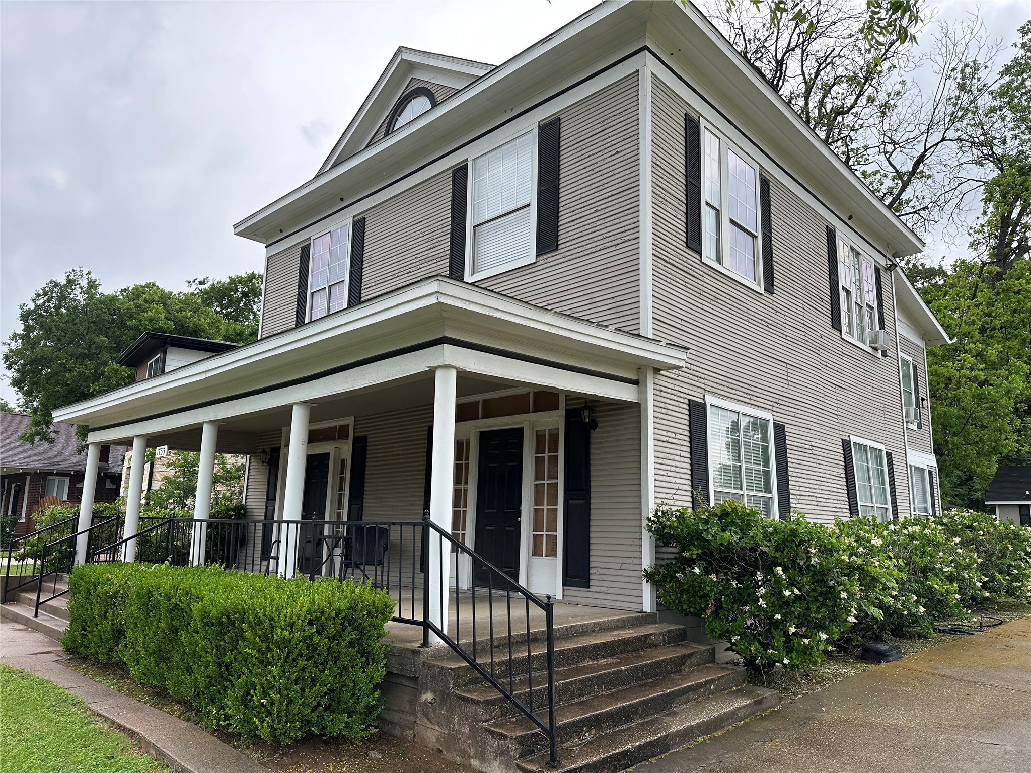 1733 Poplar Street Dallas TX 75215