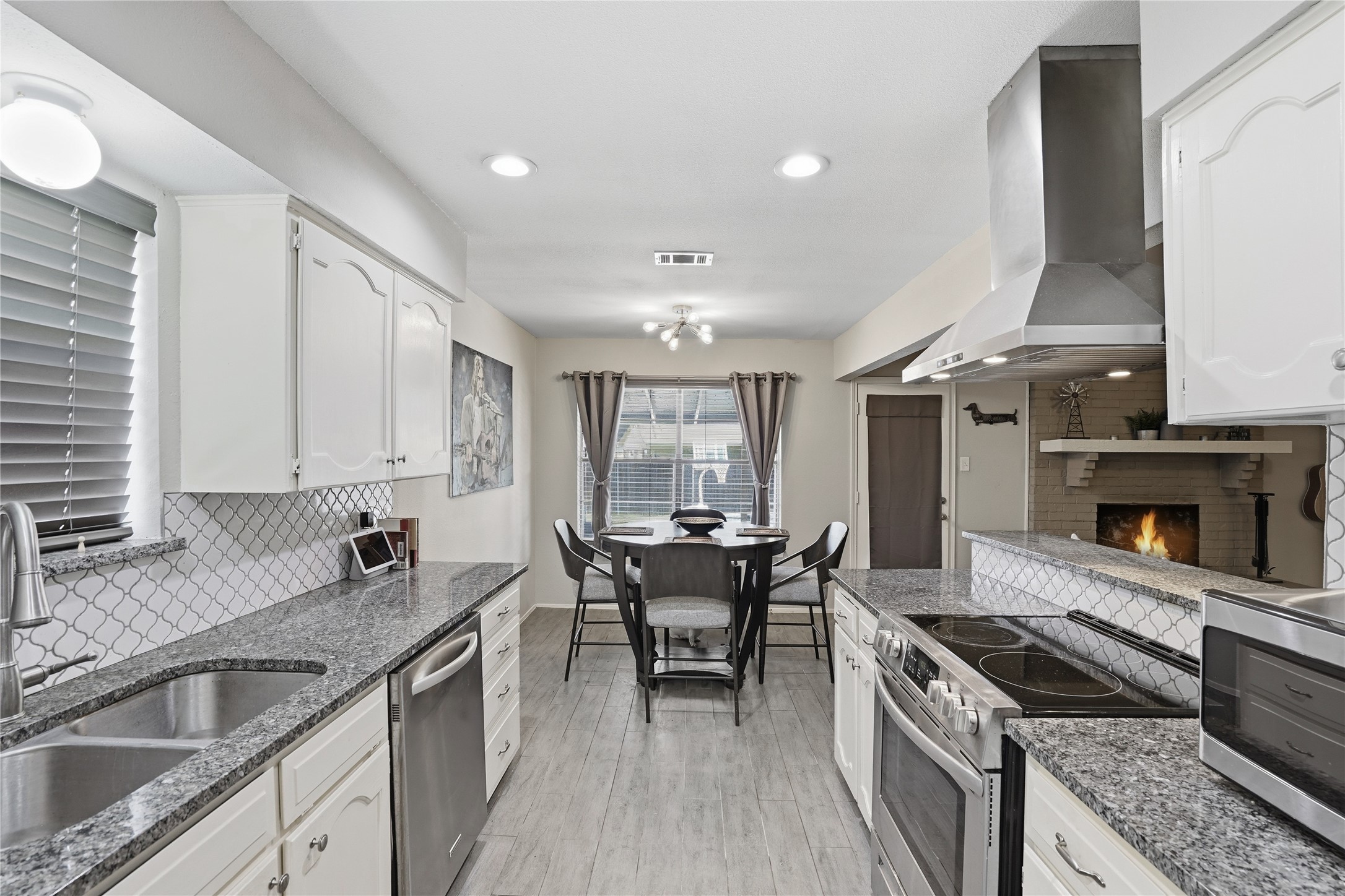 1701 Tobie Layne Street Benbrook TX 76126