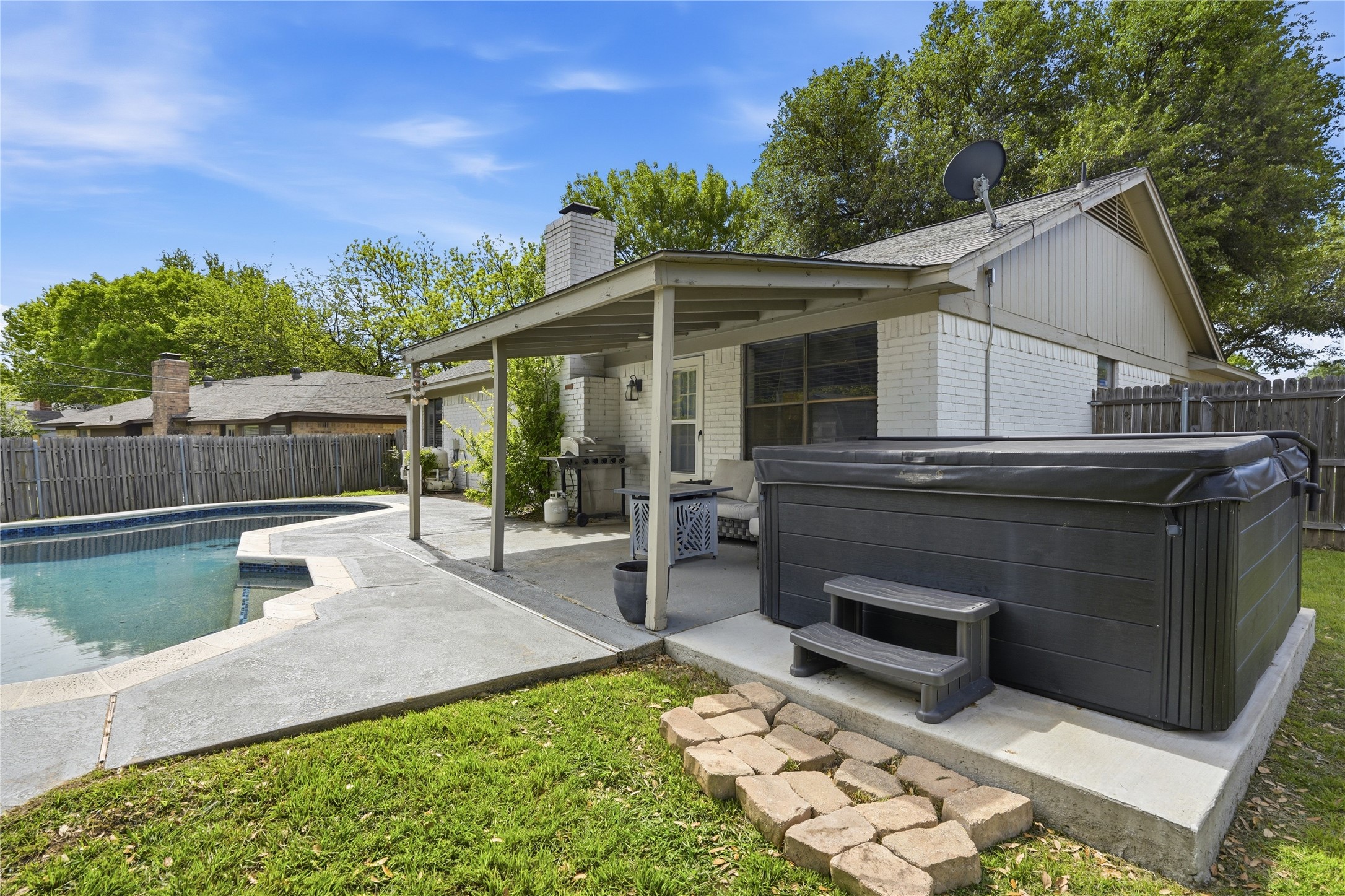 1701 Tobie Layne Street Benbrook TX 76126