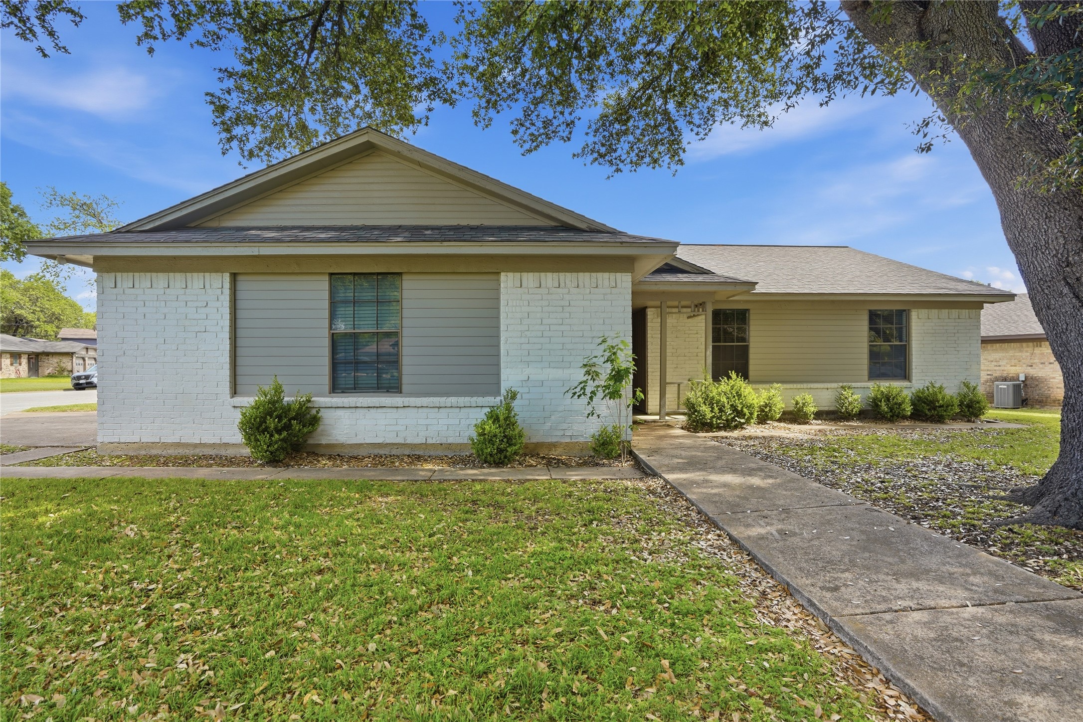1701 Tobie Layne Street Benbrook TX 76126