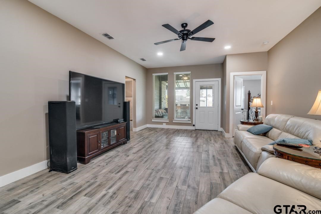 17409 Crossing Circle Lindale TX 75771