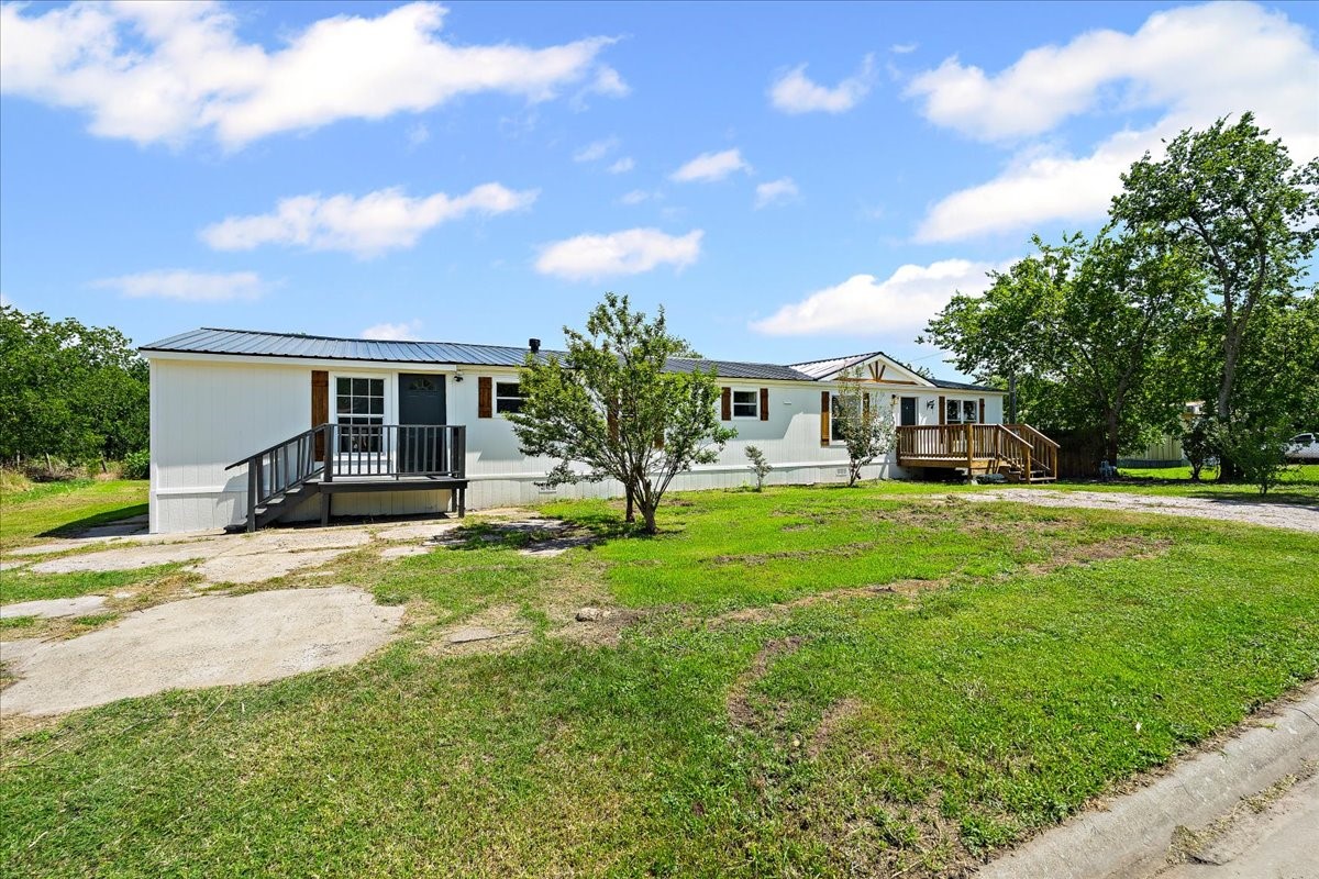 109 T A Carroll Avenue Corsicana TX 75110